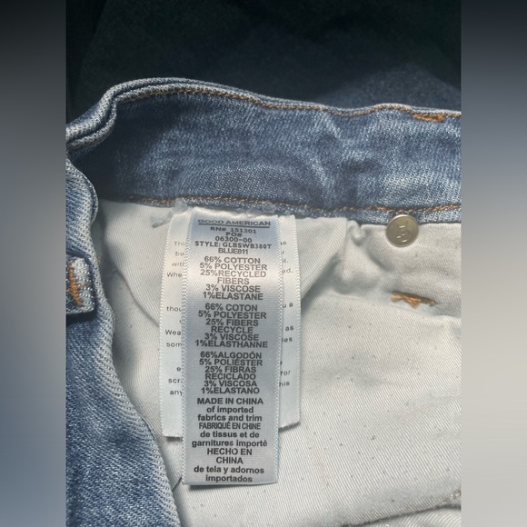 Good American Good Classic Boot Jeans - Picture 4 of 5